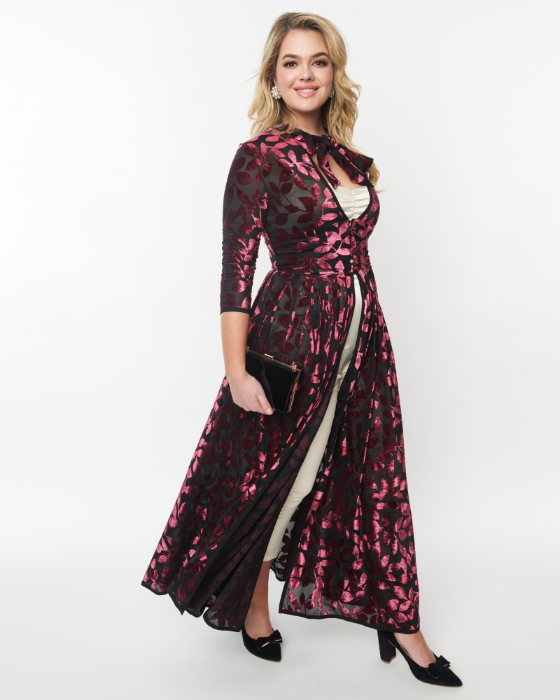 Front of a model wearing a size 2X Unique Vintage Burgundy Velvet Burnout Floral Tallullah Duster in Burgundy Floral by Unique Vintage. | dia_product_style_image_id:316952